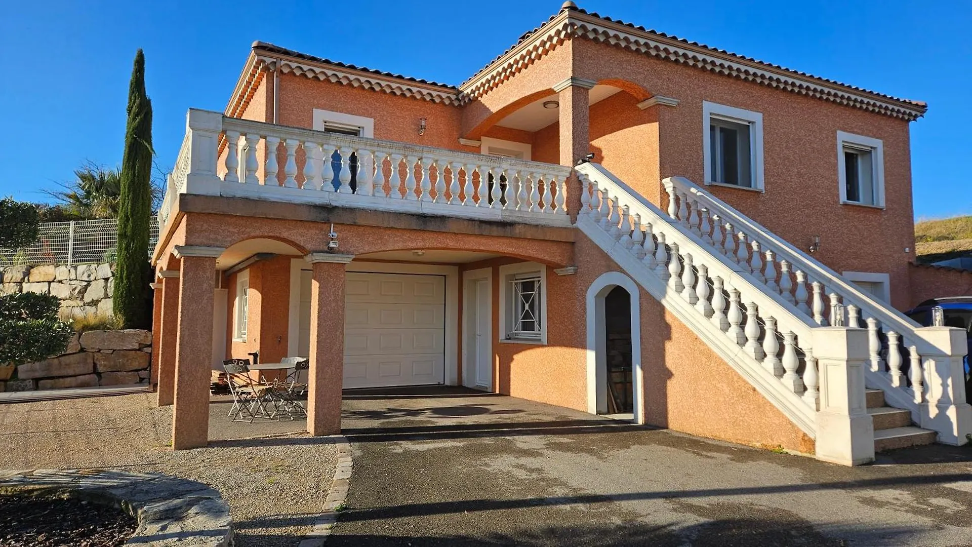 Logement Au Calme, Avec Vue Degagee Ardoix 0*,  France